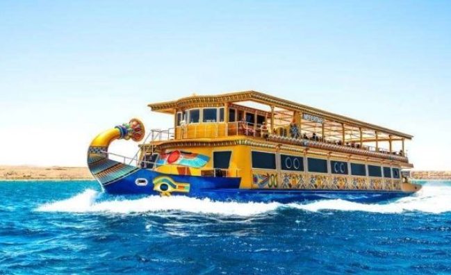 Nefertari Cruise Hurghada | A Submarine Experience & a Pharaonic-Style Boat in One Day